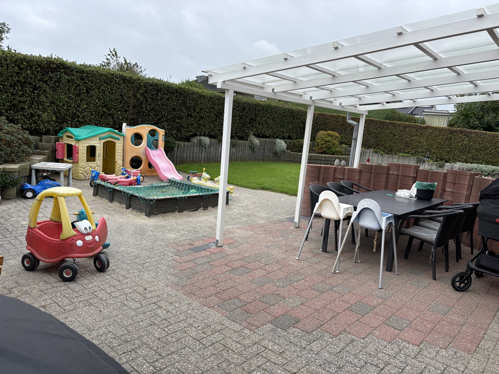 Billede af Bentes have med legesager